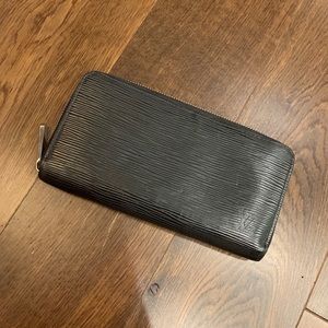 Louis Vuitton large zippy wallet